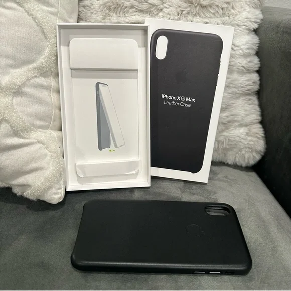 iPhone XS Max Apple Black Leather Case - Picture 9 of 11